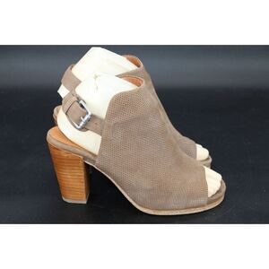 Gentle Souls by Kenneth Cole Women's Shiloh Ankle Bootie, Mushroom, 6 M US